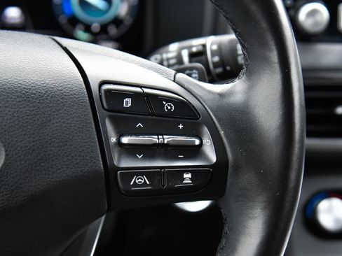 Used 2023 Hyundai Kona Limited image 31