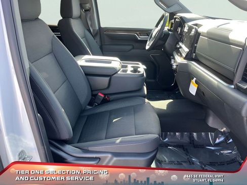 New 2025 GMC Sierra 1500 Elevation image 18