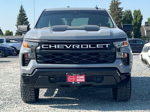 Used 2025 Chevrolet Silverado 1500 Custom Trail Boss w/ Dark Appearance Package AWD/4WD image 11
