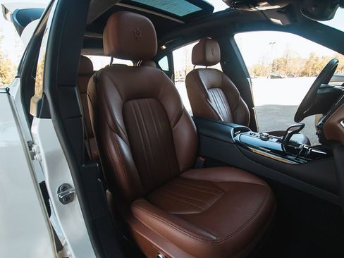 Used 2022 Maserati Levante GT image 21