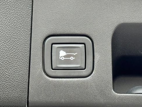 Certified 2022 Cadillac XT5 Premium Luxury AWD/4WD image 40