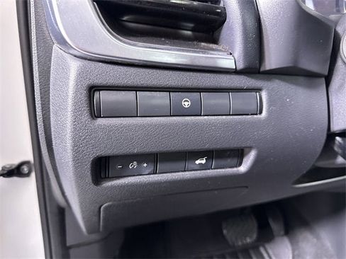 Used 2021 Nissan Rogue SV w/ Premium Package image 18