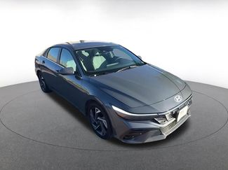 Used 2025 Hyundai Elantra Limited video 2