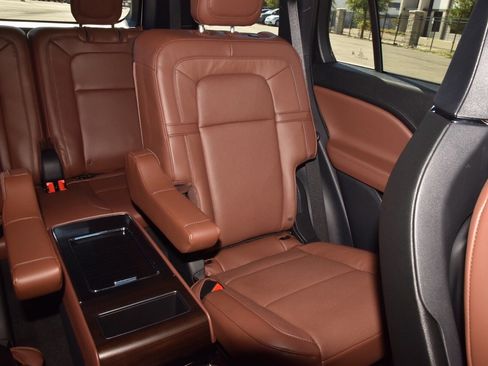 New 2026 Lincoln Aviator Reserve image 23