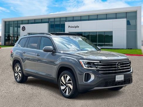 New 2026 Volkswagen Atlas SE FWD image 2