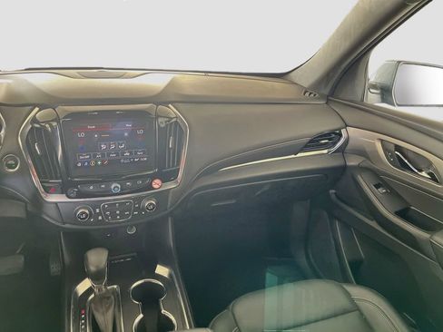 Used 2023 Chevrolet Traverse LT FWD image 23