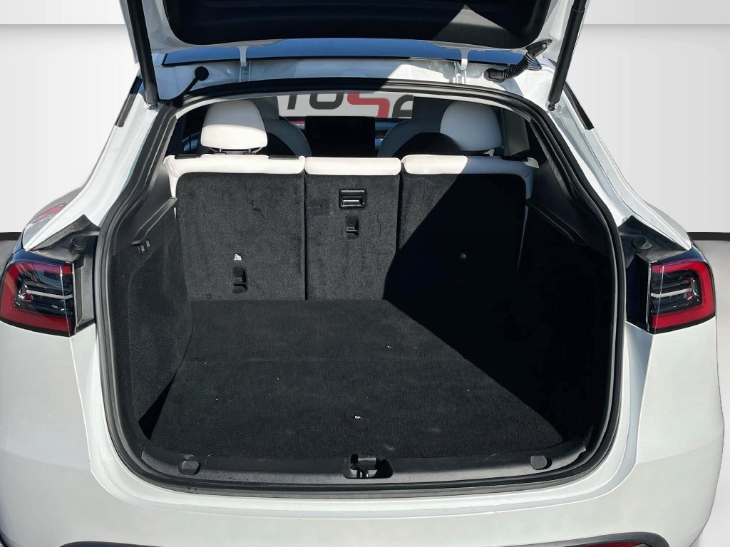 Used 2025 Tesla Model Y Long Range RWD image 27