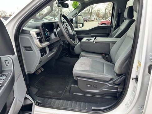 Used 2023 Ford F250 XLT image 6