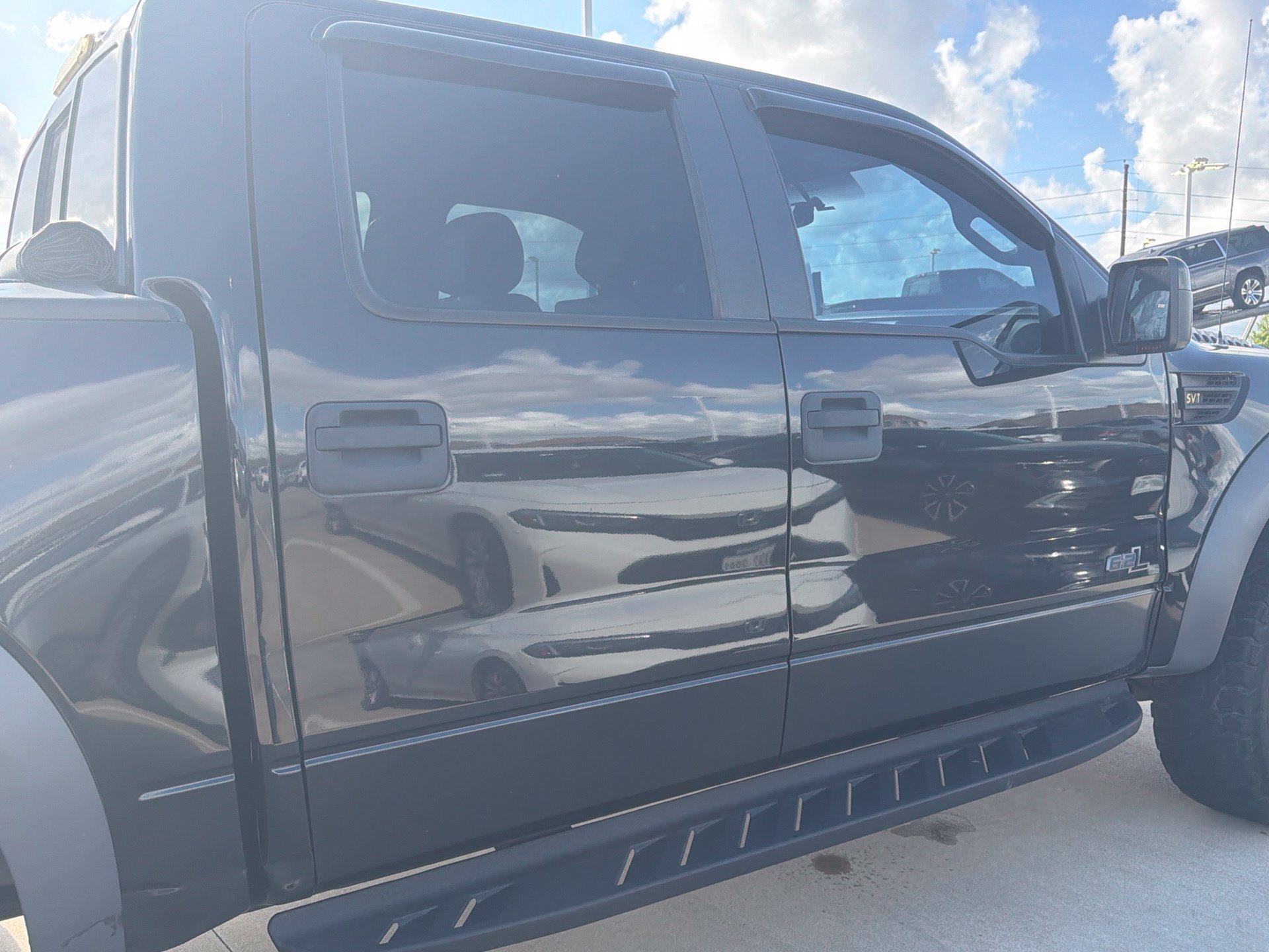 Used 2014 Ford F150 Raptor w/ Equipment Group 801A Luxury AWD/4WD image 2