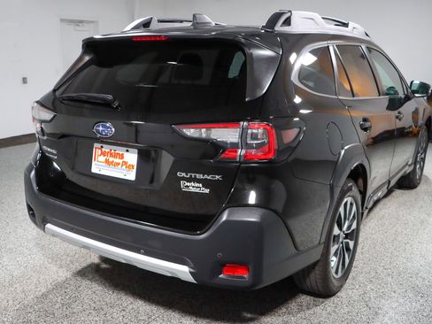 Used 2023 Subaru Outback Limited AWD/4WD image 7