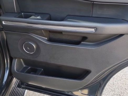 Used 2023 Ford Expedition XLT image 24