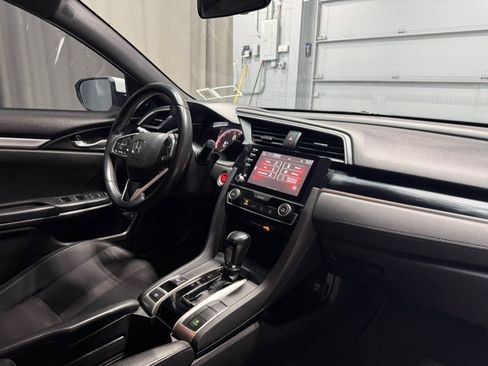 Used 2020 Honda Civic Sport image 11