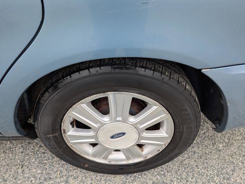 Used 2006 Ford Taurus SEL FWD image 10