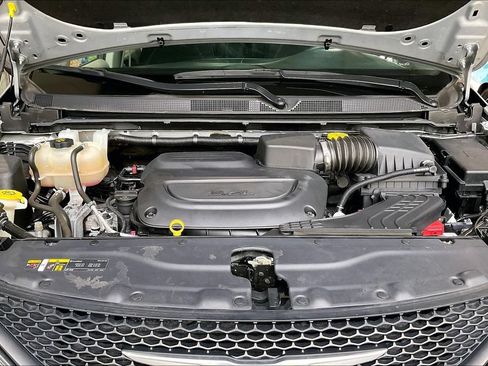 Used 2023 Chrysler Voyager LX FWD image 28