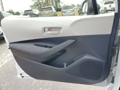 Used 2024 Toyota Corolla LE FWD image 29