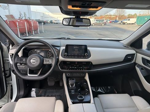 Used 2021 Nissan Rogue SL image 20