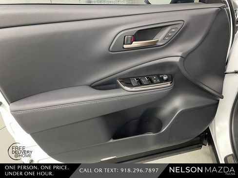 Used 2025 Toyota Crown Signia w/ Advanced Technology Package image 18