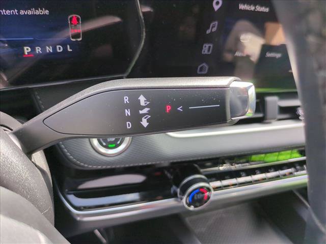 Used 2025 Chevrolet Equinox LT w/ Convenience Package II FWD image 12