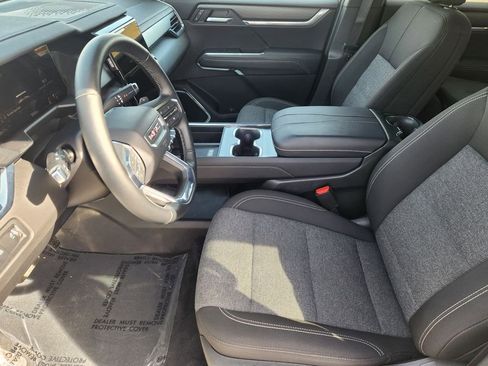 Used 2025 GMC Acadia Elevation FWD image 13