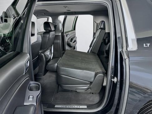 Used 2020 Chevrolet Suburban LT image 32