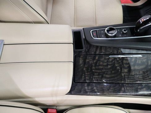 Used 2021 Cadillac Escalade Premium Luxury w/ LPO, Illumination Package AWD/4WD image 71