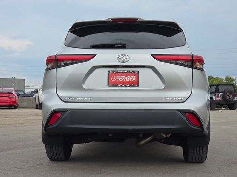 Used 2022 Toyota Highlander XLE AWD/4WD image 22