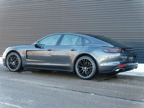 Used 2020 Porsche Panamera 4 image 3