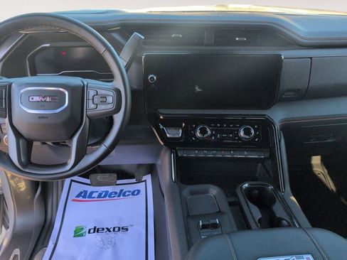 Used 2025 GMC Sierra 2500 AT4 w/ AT4 Premium Plus Package image 10