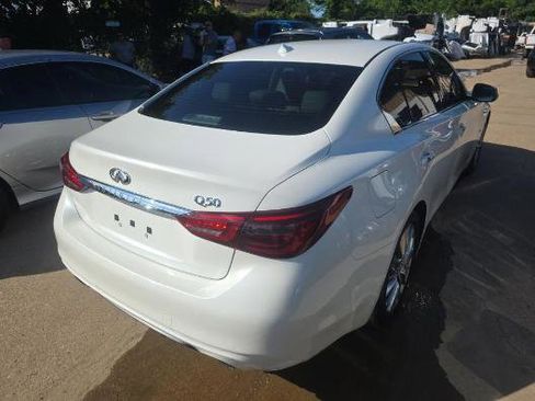 Used 2018 INFINITI Q50 Luxe w/ Essential Package (3.0T Luxe) RWD image 2