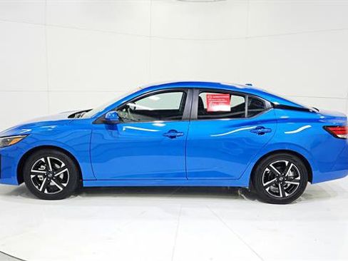 Certified 2025 Nissan Sentra SV FWD image 5