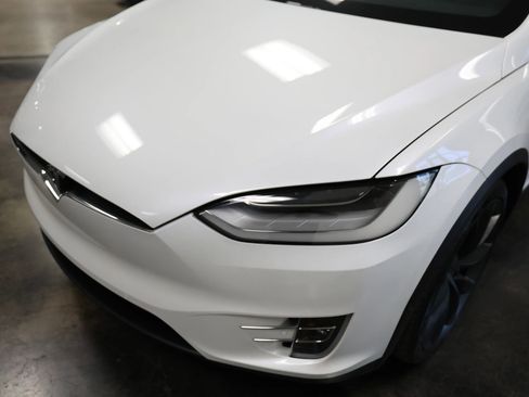 Used 2020 Tesla Model X Long Range image 15