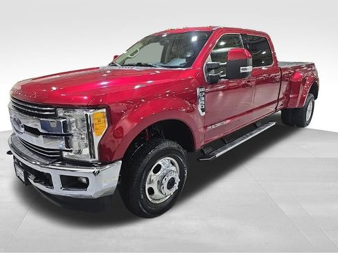 Used 2017 Ford F350 Lariat image 3
