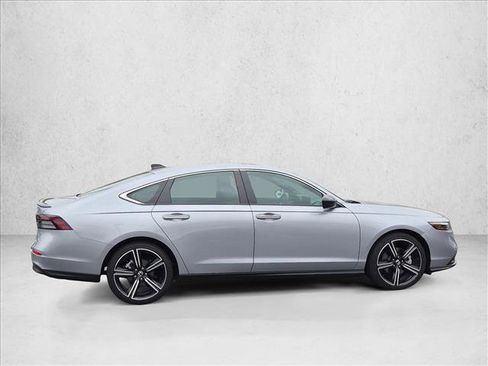 Used 2023 Honda Accord Sport image 4