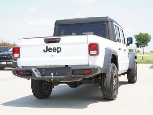 Used 2023 Jeep Gladiator Sport image 8