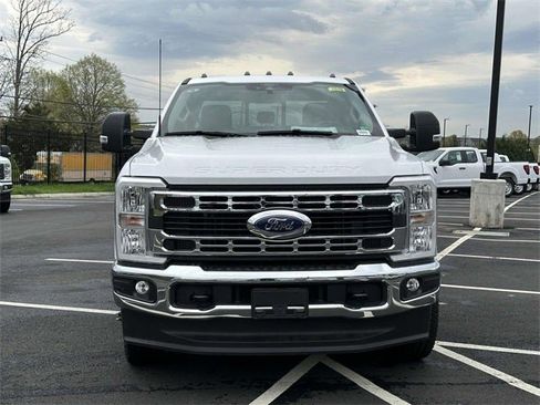 New 2025 Ford F350 XL w/ XL Chrome Package image 6