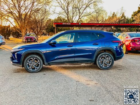 Used 2024 Chevrolet Trax LT w/ Driver Confidence Package image 5