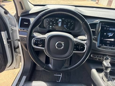 Used 2018 Volvo XC90 T6 Momentum w/ Momentum Plus Package AWD/4WD image 14