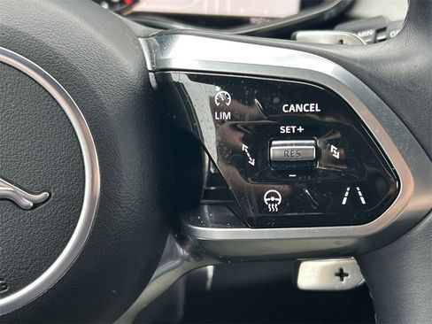 Used 2024 Jaguar F-PACE R-Dynamic S image 42