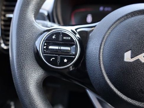 Used 2023 Kia Soul S FWD image 27