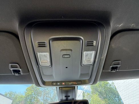 Used 2021 Chevrolet Tahoe 2WD w/ 1FL Safety Package image 32