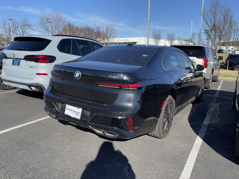 Certified 2025 BMW 760i xDrive w/ Executive Package image 23