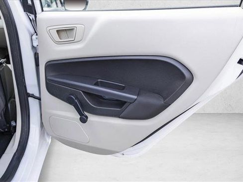 Used 2013 Ford Fiesta S image 24