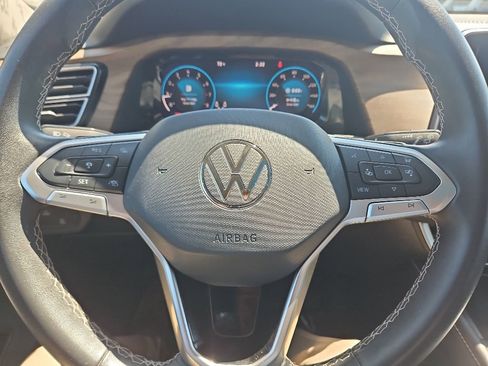 Used 2024 Volkswagen Atlas SE w/ Panoramic Sunroof Package FWD image 41
