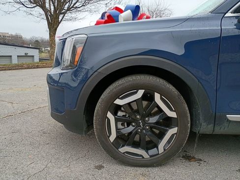 Used 2024 Kia Telluride S w/ S Sunroof Package image 9