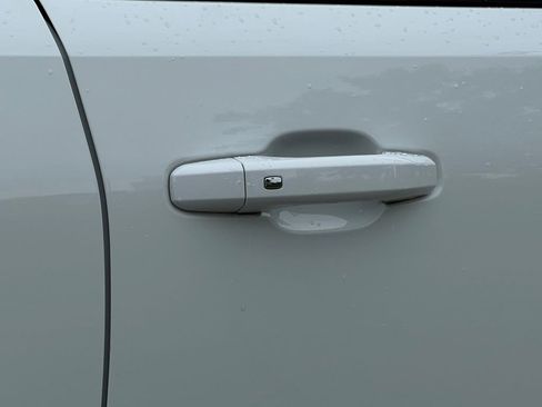 Used 2024 GMC Canyon Elevation image 25