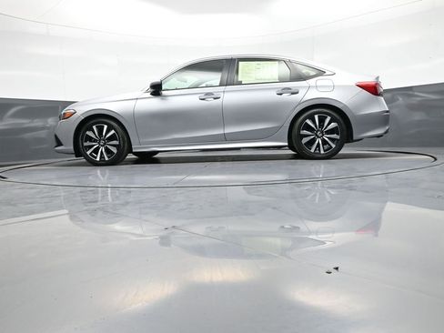 Certified 2022 Honda Civic EX image 32