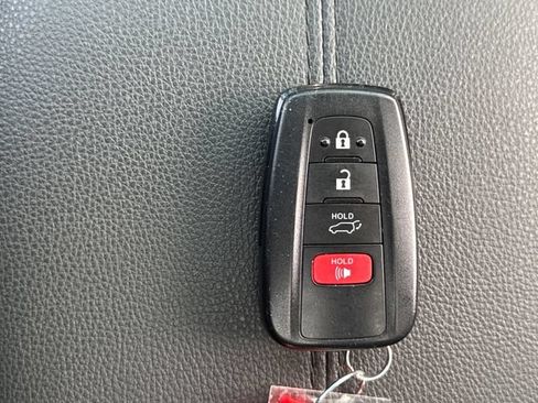 Used 2023 Toyota RAV4 XLE Premium AWD/4WD image 39