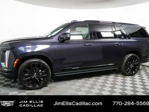 Certified 2026 Cadillac Escalade ESV Platinum Sport AWD/4WD image 30