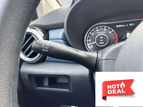 Used 2025 Nissan Versa SV w/ Trunk Package image 27