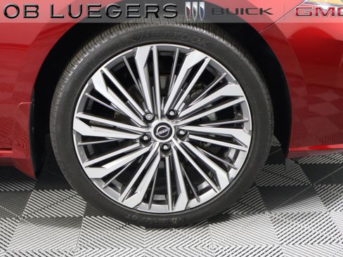 Used 2023 Nissan Altima 2.5 SL image 3